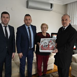 Şehitlerimizin Emaneti Kıymetli Eşleri Ziyaret Edildi - fotoğraf 2