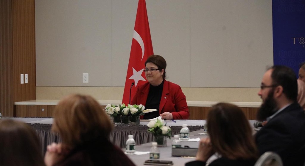 Bakanımız Derya Yanık New York’ta Kadın Kanaat Önderleri İle Bir Araya Geldi