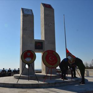 Asker Hastanesi Şehitliğinde “18 Mart Şehitleri Anma Programı” - fotoğraf 6