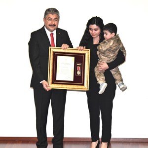 Şehitlerimizin Aileleri ve Gazilerimize Devlet Övünç Madalyası ve Beratı, Cumhurbaşkanımız Adına, Valimiz Dr. Erdinç Yılmaz Tarafından Verildi - fotoğraf 8