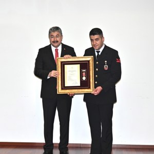 Şehitlerimizin Aileleri ve Gazilerimize Devlet Övünç Madalyası ve Beratı, Cumhurbaşkanımız Adına, Valimiz Dr. Erdinç Yılmaz Tarafından Verildi - fotoğraf 9