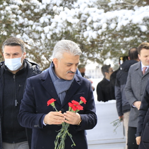 18 Mart Şehitleri Anma Günü ve Çanakkale Zaferi'nin 107. Yıl Dönümü Münasebetiyle Çelenk Sunma Töreni Düzenlendi. - fotoğraf 15