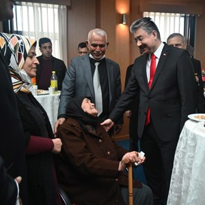 Şehitlerimizin Aileleri ve Gazilerimiz Onuruna “Osmaniye Şehitlerini Anıyor” Programı Düzenlendi - fotoğraf 3