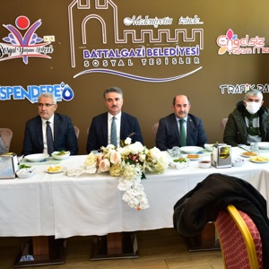 HUZUREVİ SAKİNLERİNE ÖZEL ETKİNLİK - fotoğraf 3
