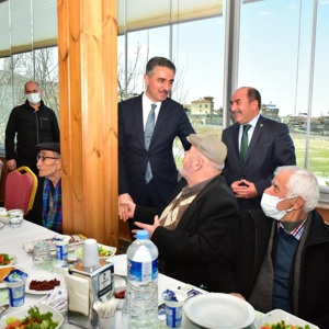 HUZUREVİ SAKİNLERİNE ÖZEL ETKİNLİK - fotoğraf 4