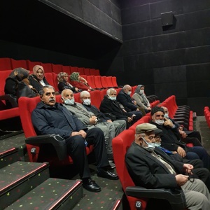HUZUREVİ SAKİNLERİNİN SİNEMA VE ÇİĞKÖFTE KEYFİ - fotoğraf 5