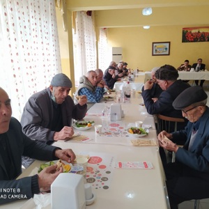 HUZUREVİ SAKİNLERİNİN SİNEMA VE ÇİĞKÖFTE KEYFİ - fotoğraf 3
