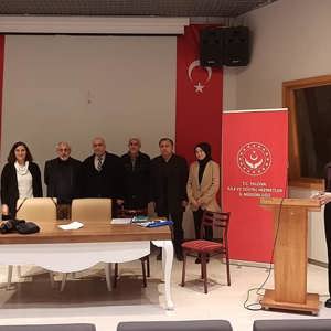 İl Müdürlüğümüz ve Yalova Üniversitesi Sosyal Destek Kulübü ile ortak olarak “Dünyada ve Türkiye’de Sosyal Hizmet Konferansı” düzenlendi - fotoğraf 3