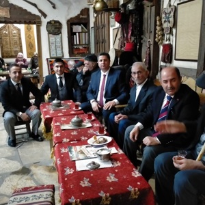 HUZUREVİ SAKİNLERİ NOSTALJİ KAFEDE BULUŞTU - fotoğraf 1