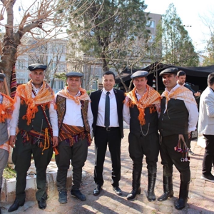 18-24 Mart Yaşlılara Saygı Haftası dolayısıyla Abide Hasan Nuri Öncüer huzurevimizde kalan yaşlılarımız  için temsili yörük düğünü gerçekleştirildi. - fotoğraf 6