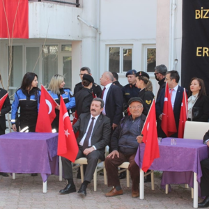 18-24 Mart Yaşlılara Saygı Haftası dolayısıyla Abide Hasan Nuri Öncüer huzurevimizde kalan yaşlılarımız  için temsili yörük düğünü gerçekleştirildi. - fotoğraf 3