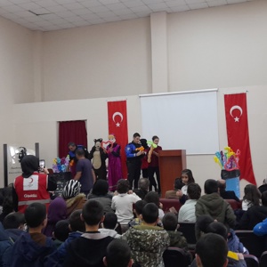 DÜNYA TİYATRO GÜNÜ ÇEŞİTLİ ETKİNLİKLERLE KUTLANDI - fotoğraf 1