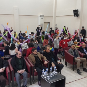 DÜNYA TİYATRO GÜNÜ ÇEŞİTLİ ETKİNLİKLERLE KUTLANDI - fotoğraf 2