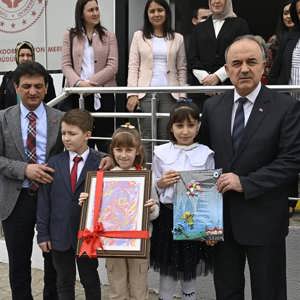 Valimiz Sayın Muammer EROL’un Katılımıyla Çocuk Evleri Koordinasyon Merkezi’nde Kütüphane Açılışı Yapıldı - fotoğraf 8