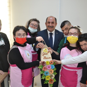 ÖZEL ÇOCUKLAR İL MÜDÜRÜMÜZÜ ZİYARET ETTİ - fotoğraf 1