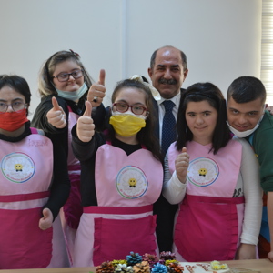 ÖZEL ÇOCUKLAR İL MÜDÜRÜMÜZÜ ZİYARET ETTİ - fotoğraf 4