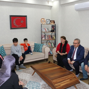 Aziz Şehitlerimizin Kıymetli Eşleri İle Kahraman Gazimizi Ziyaret Ettik. - fotoğraf 3