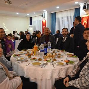 Valimiz Muammer Erol Roman Vatandaşlarımızla İftar Programında Bir Araya Geldi - fotoğraf 4
