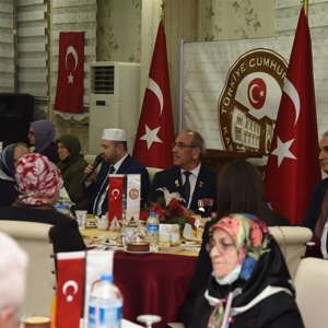 Şehit Aileleri, Gaziler ve Gazi Aileleriyle İftar - fotoğraf 1