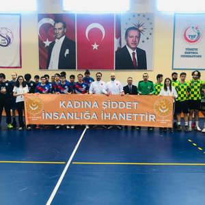 Basketbol ve Futbol Maçlarında “Kadına Şiddet İnsanlığa İhanettir” Pankartı Açıldı - fotoğraf 2