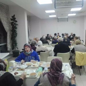 Çınarcık Huzurevinde İftar Programı Düzenlendi - fotoğraf 3