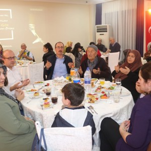 Valimiz Muammer Erol Şehit Ailelerimiz ve Gazilerimizle İftar Programında Bir Araya Geldi - fotoğraf 10