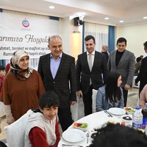 Valimiz Muammer Erol Çocuklarımızla İftar Programında  Bir Araya Geldi - fotoğraf 2