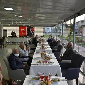 Valimiz Muammer Erol Huzurevi Sakinlerimizle İftar Sofrasında Buluştu - fotoğraf 1