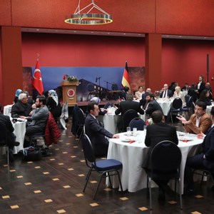 Bakanımız Derya Yanık Berlin'de Türk Toplumu Temsilcileriyle Bir Araya Geldi - fotoğraf 12