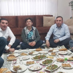 Bakanımız Derya Yanık ve Bakanlık Yöneticileri Şehit Aileleriyle İftarda Buluştu - fotoğraf 9