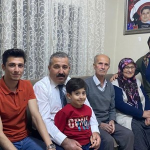 Bakanımız Derya Yanık ve Bakanlık Yöneticileri Şehit Aileleriyle İftarda Buluştu - fotoğraf 12