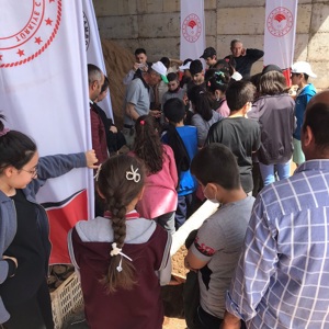 ÇOCUK BAYRAMINDA ÇOCUKLARIMIZ AĞAÇ DİKEREK BU ANLAMLI GÜNE AYRI BİR ÖNEM KATTILAR - fotoğraf 3