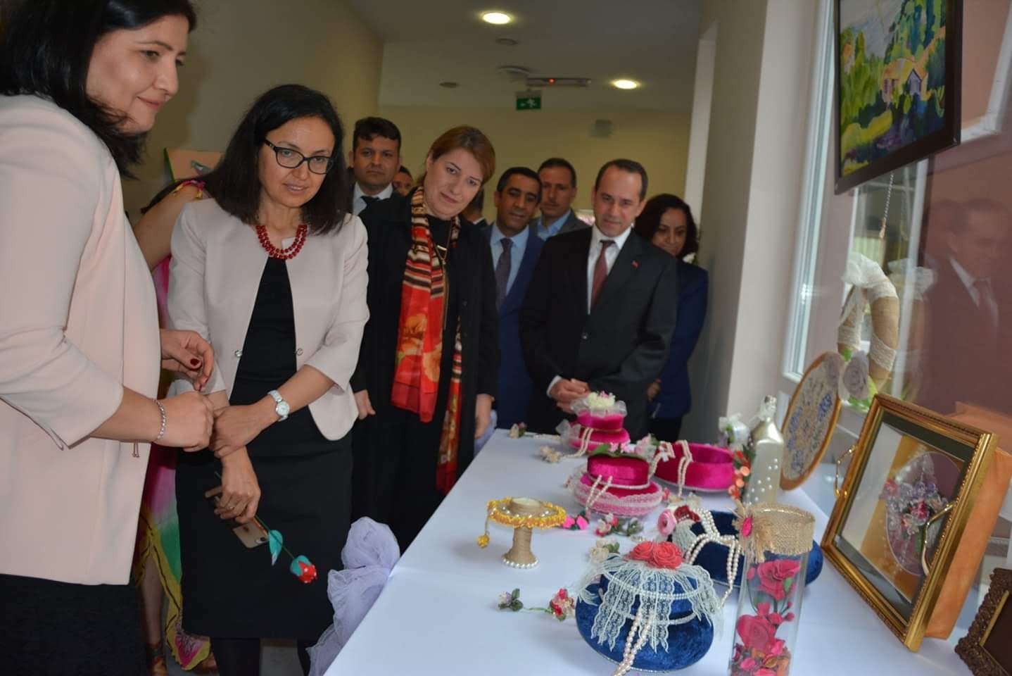 Zeytinburnu Semiha Şakir Huzurevi'nde kalan büyüklerimizin emek emek işledikleri ürünleri sergilendi 