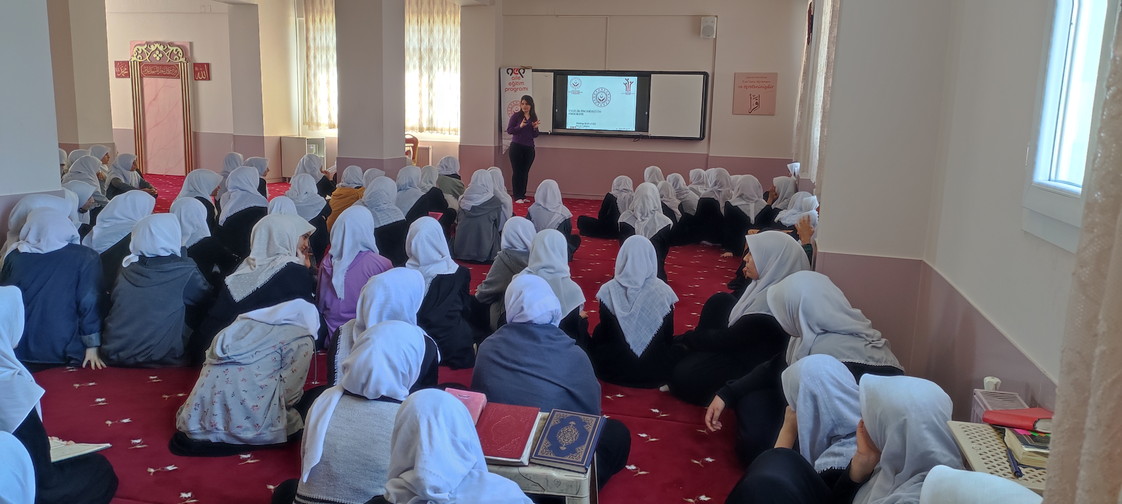 Hz. Hatice Kız Kur’an Kursu kursiyerlerine  “Evlilik Öncesi Eğitim Programı” kapsamında seminer verildi.
