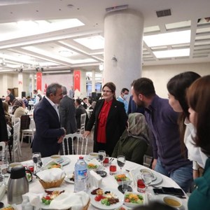 Bakanımız Derya Yanık, Şehit Yakınları ve Gazilerle İftarda Bir Araya Geldi - fotoğraf 3