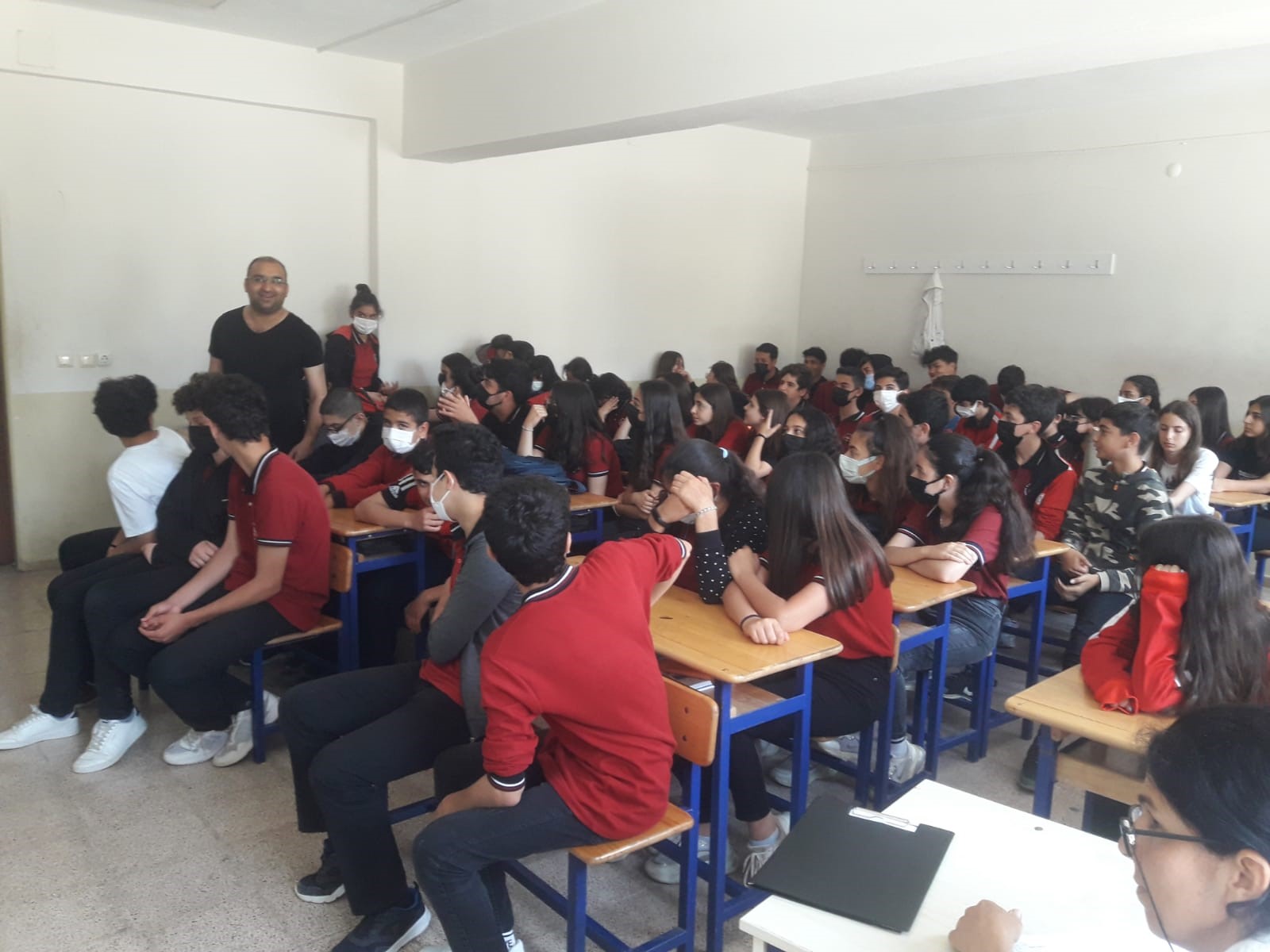 Karaağaç Nuran Yılmaz Çok Programlı Anadolu Lisesi öğrencilerine ‘’Akran Zorbalığı, Siber Zorbalık ve Bilinçli Medya Kullanımı’’ konulu seminer verildi.