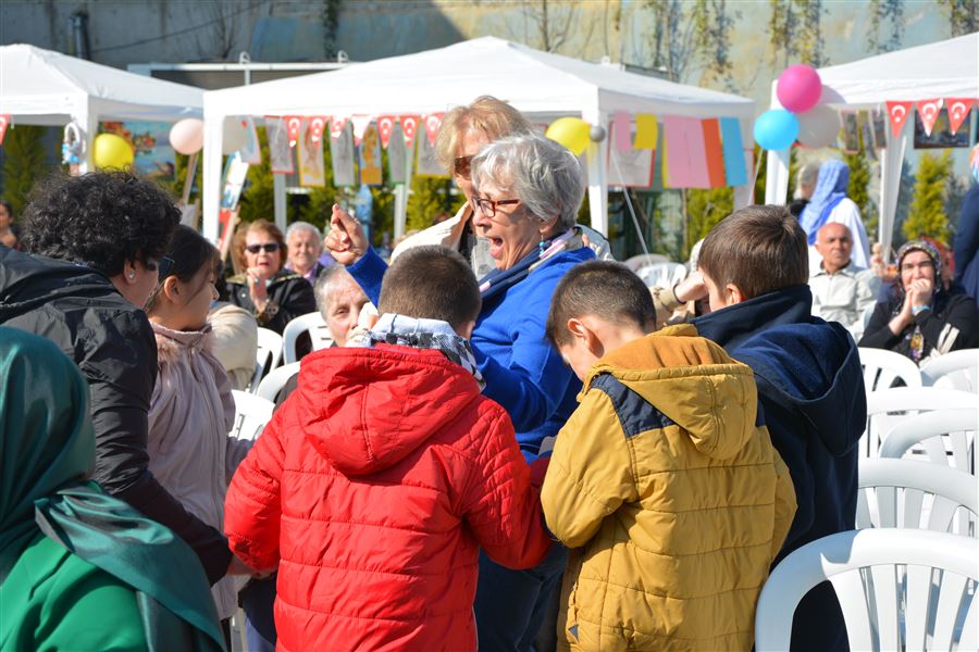 Yaşlılar Haftası'na nesillerin buluşması damgasını vurdu 