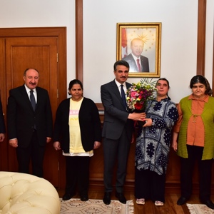 KURULUŞUMUZDAN HİZMET ALAN ENGELLİLER VALİ AYDIN BARUŞ’U ZİYARET ETTİ - fotoğraf 1
