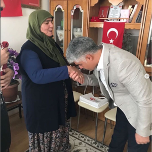 İl Müdürümüz  Selman DURMAZ Şehidimiz  J. Er Ayhan KARAGÖZ' ün Ailesine Ziyarette bulundular  - fotoğraf 2