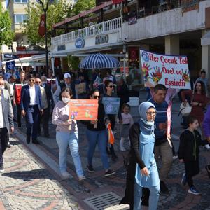 Engelliler Haftası Kapsamında Yayalar ile Kortej Yürüyüşü,  Araçlar ile Konvoy Düzenlendi - fotoğraf 9