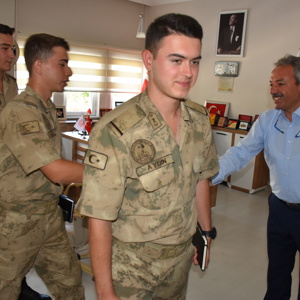 JANDARMA VE SAHİL GÜVENLİK AKADEMİSİ ÖĞRENCİLERİ İL MÜDÜRÜMÜZ ERSİN FIRATI MAKAMINDA ZİYARET ETTİ - fotoğraf 4