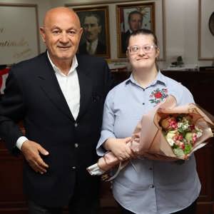 Engelli Gençlerimiz Makam Ziyaretlerinde Bulundu - fotoğraf 5