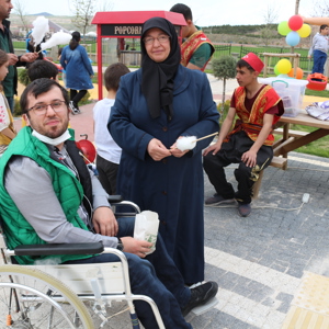 Engelsiz Yaşam Merkezimiz Şenlendi! - fotoğraf 11