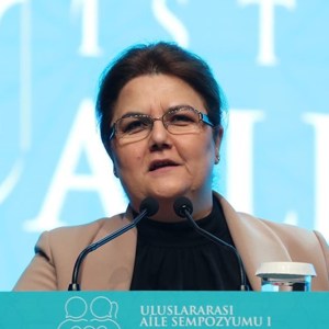 Bakanımız Derya Yanık 1. Uluslararası Aile Sempozyumu'na Katıldı - fotoğraf 1