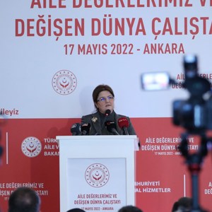 Bakanımız Derya Yanık, "Aile Değerlerimiz ve Değişen Dünya Çalıştayı"na Katıldı - fotoğraf 2