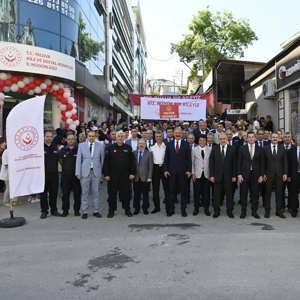 Aile Haftası Dolayısıyla “Biz Büyük Bir Aileyiz” Sloganıyla Farkındalık Yürüyüşü Yapıldı. - fotoğraf 2