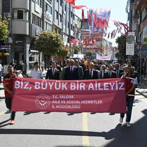 Aile Haftası Dolayısıyla “Biz Büyük Bir Aileyiz” Sloganıyla Farkındalık Yürüyüşü Yapıldı. - fotoğraf 1