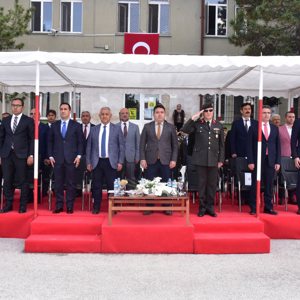 10-16 Mayıs Dünya Engelliler Haftası nedeniyle özel kardeşlerimize yönelik İlimiz Garnizon Komutanlığında düzenlenen temsili yemin törenine katılım sağladık. - fotoğraf 3
