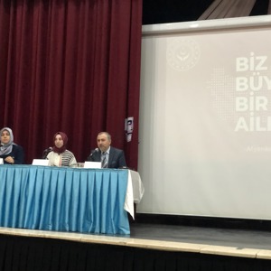 15-21 Mayıs Aile Haftası dolayısıyla "Biz Büyük Bir Aileyiz" yürüyüşü gerçekleştirildi. - fotoğraf 10