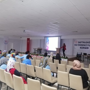 GENÇLİK VE SPOR İL MÜDÜRLÜĞÜ PERSONELLERİNE “EVLİLİK VE AİLE HAYATI EĞİTİM” DÜZENLENDİ - fotoğraf 1
